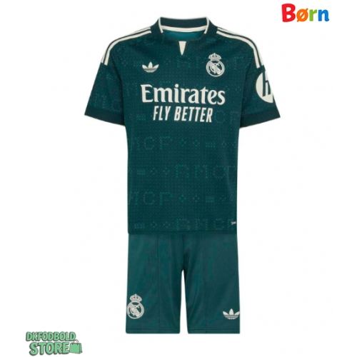 Real Madrid Dean Huijsen #4 Replika Babytøj Udebanesæt Børn 2026-27 Kortærmet (+ Korte bukser)